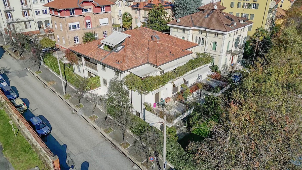 Biella Salita dei Cappuccini Alloggio In Vendita con Giardino